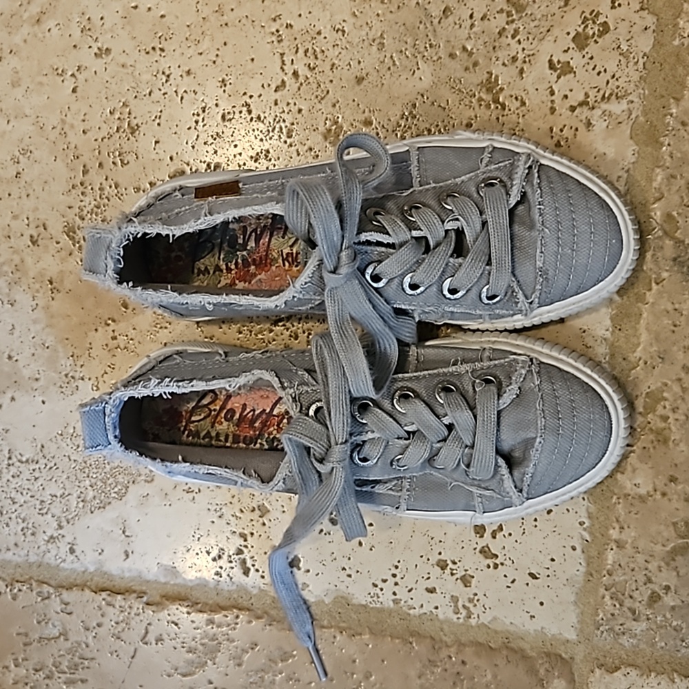 Blowfish Malibu Kids shoes girl size 2